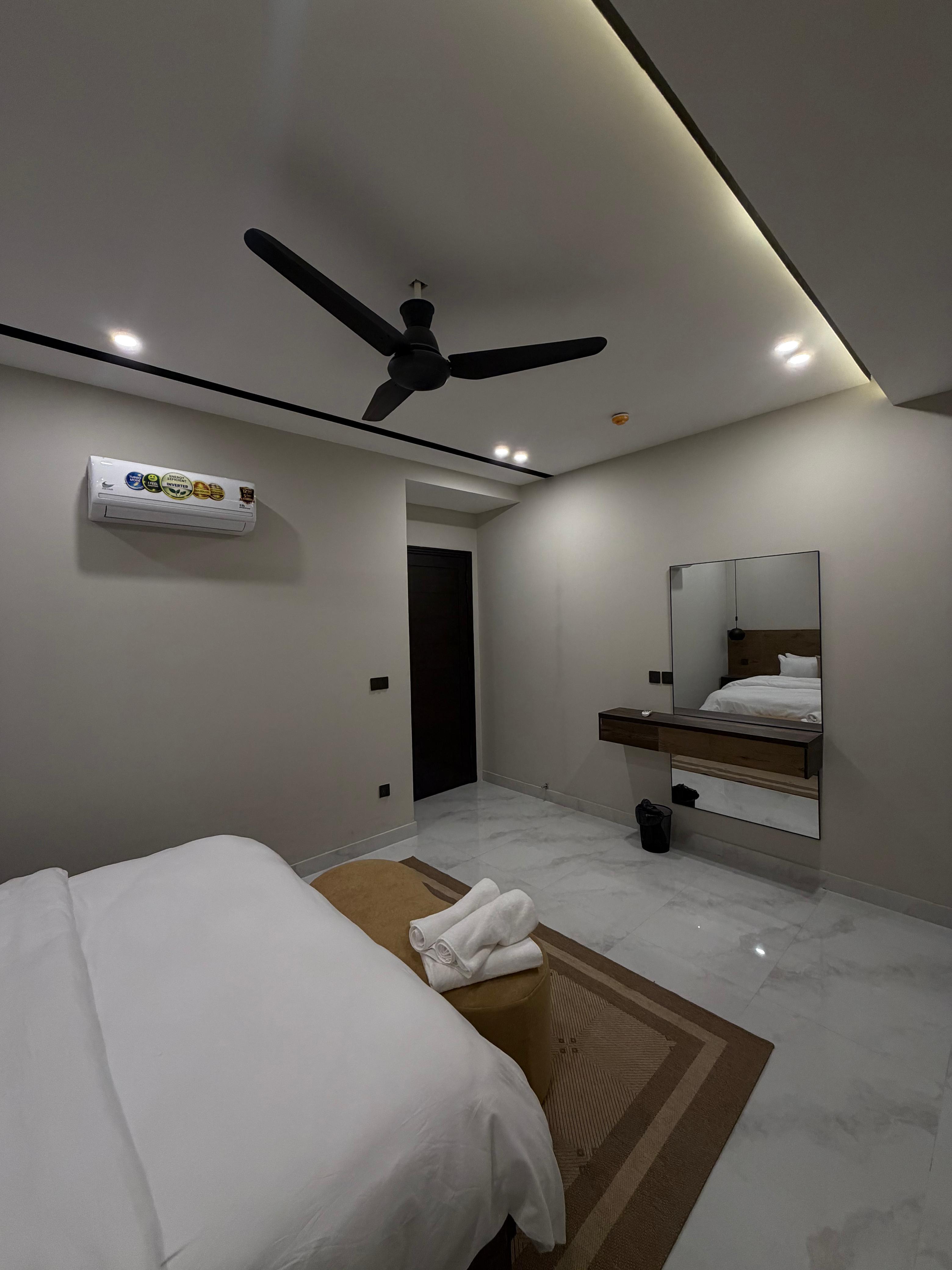 1-bedroom apartment with king-size suite
